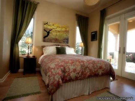 Alta Cresta Orchard & Inn 파소 로블레스 객실 사진